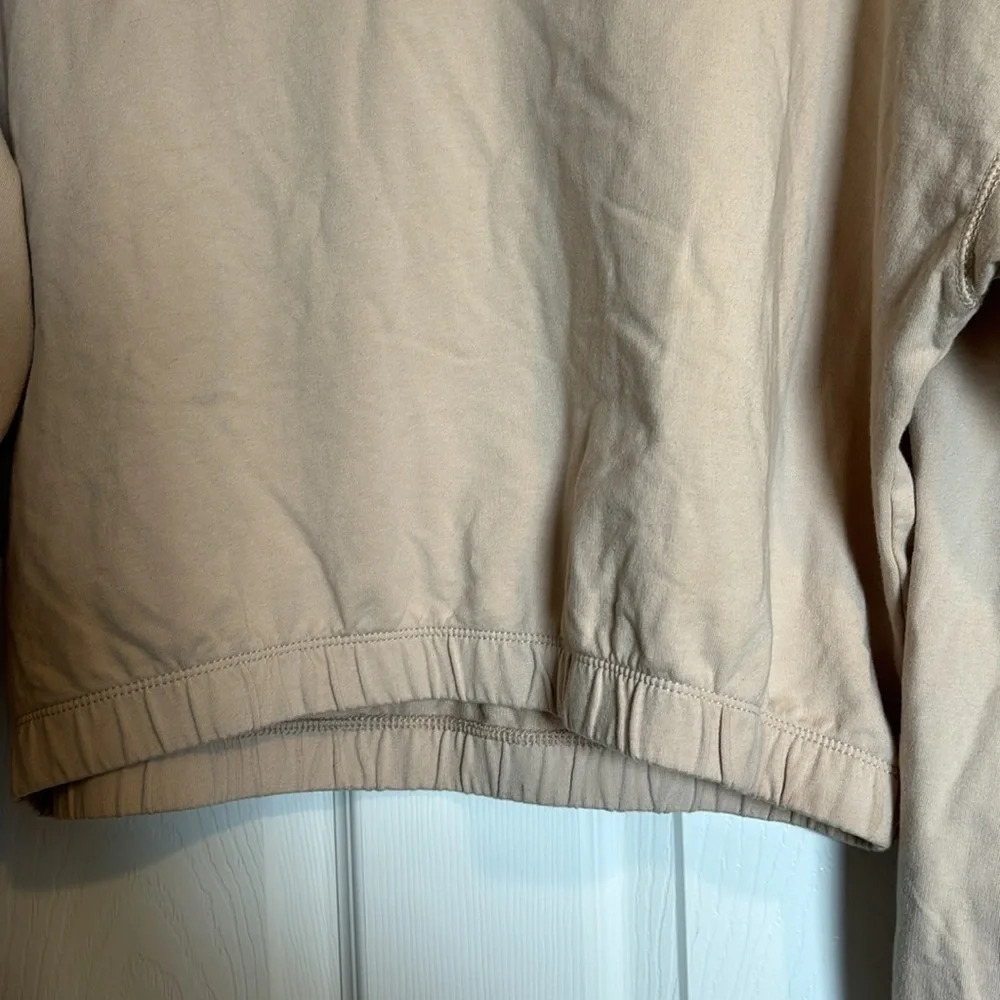 Offline by Aerie women’s cream color crop sweatshirt size large - Picture 4 of 9
